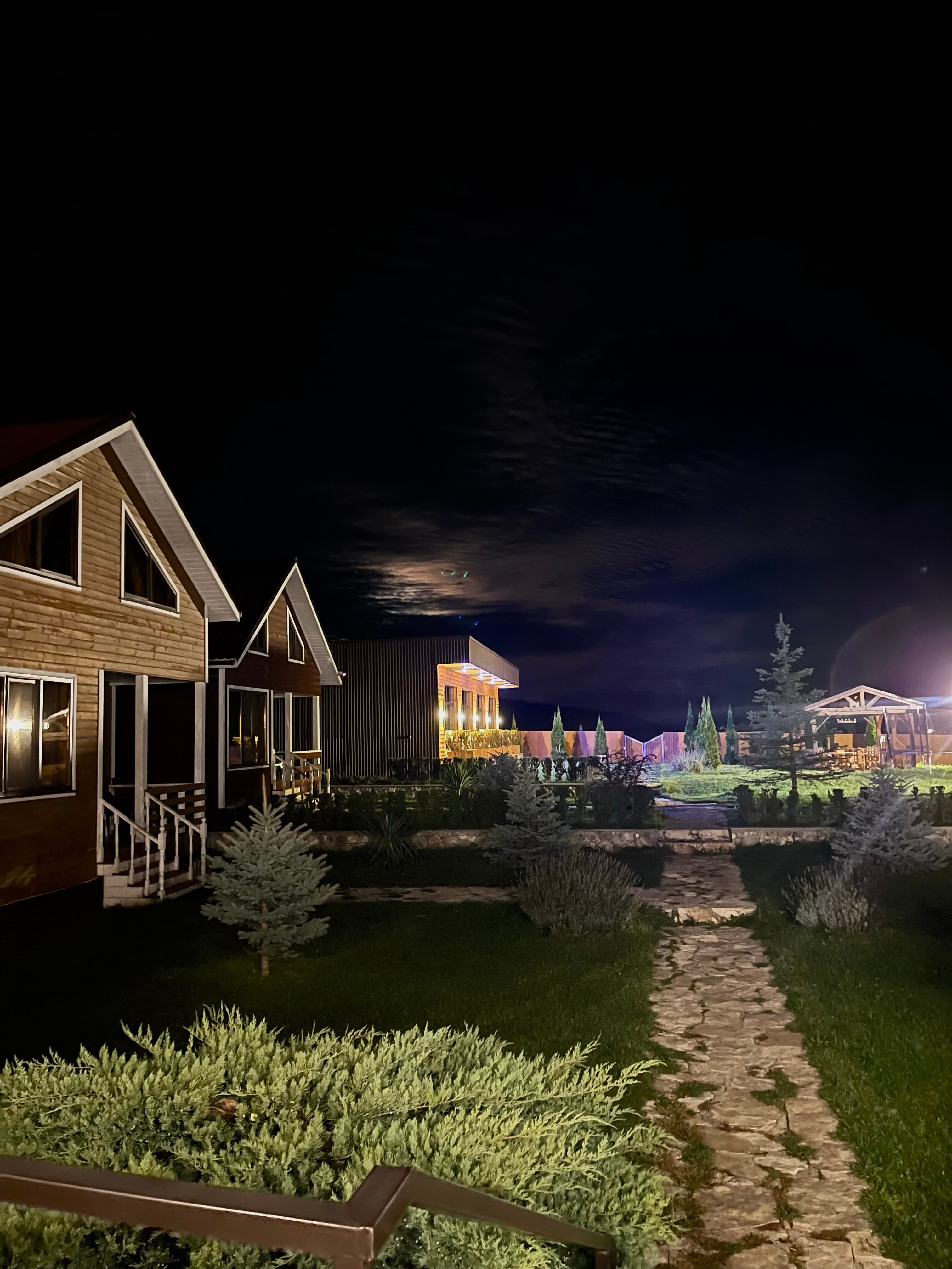 Фото Cottage Chalet and Tours