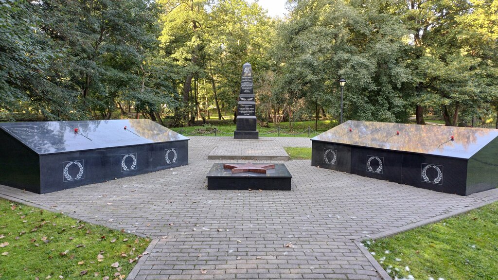 Monumento, memorial Братская могила советских воинов, погибших при штурме города-крепости Кенигсберг в апреле 1945 года, , foto