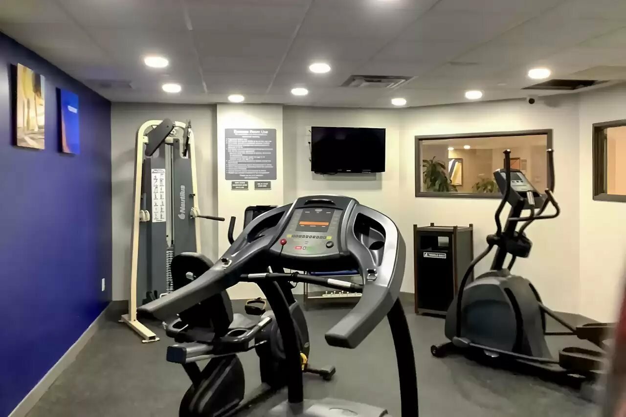 Фото Comfort Inn & Suites Arlington Heights - Schaumburg