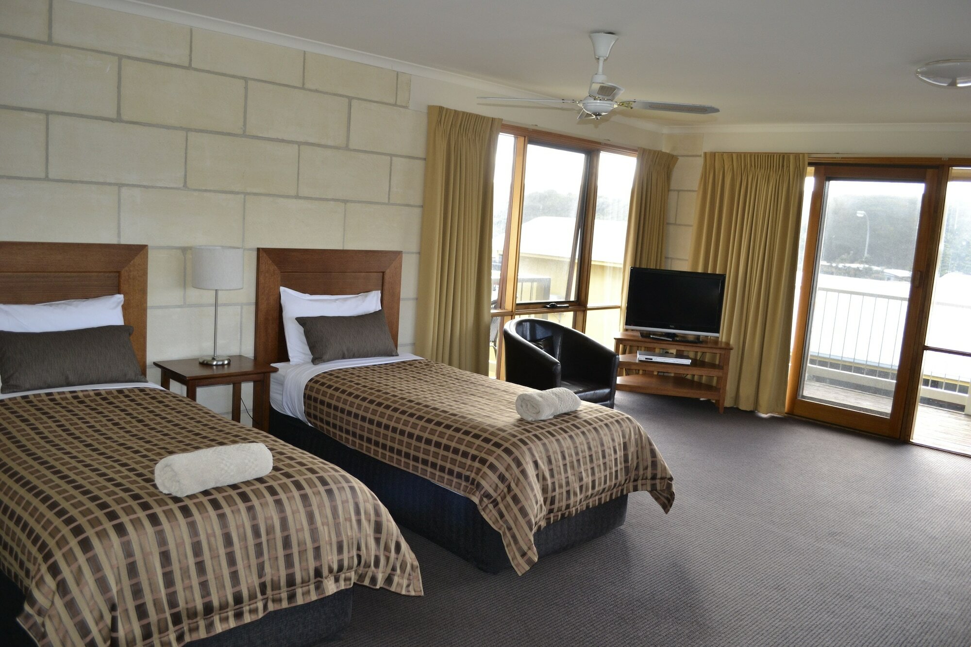 Фото Loch Ard Motor Inn