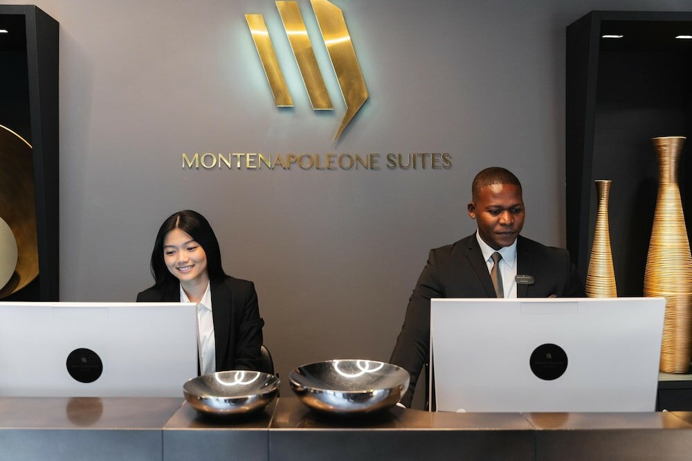 Фото Montenapoleone Suites