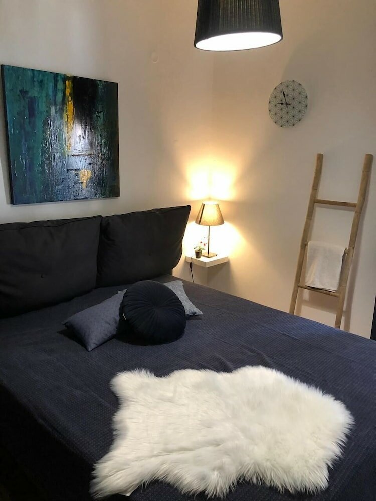 Фото Home Plus Psirri Apartment