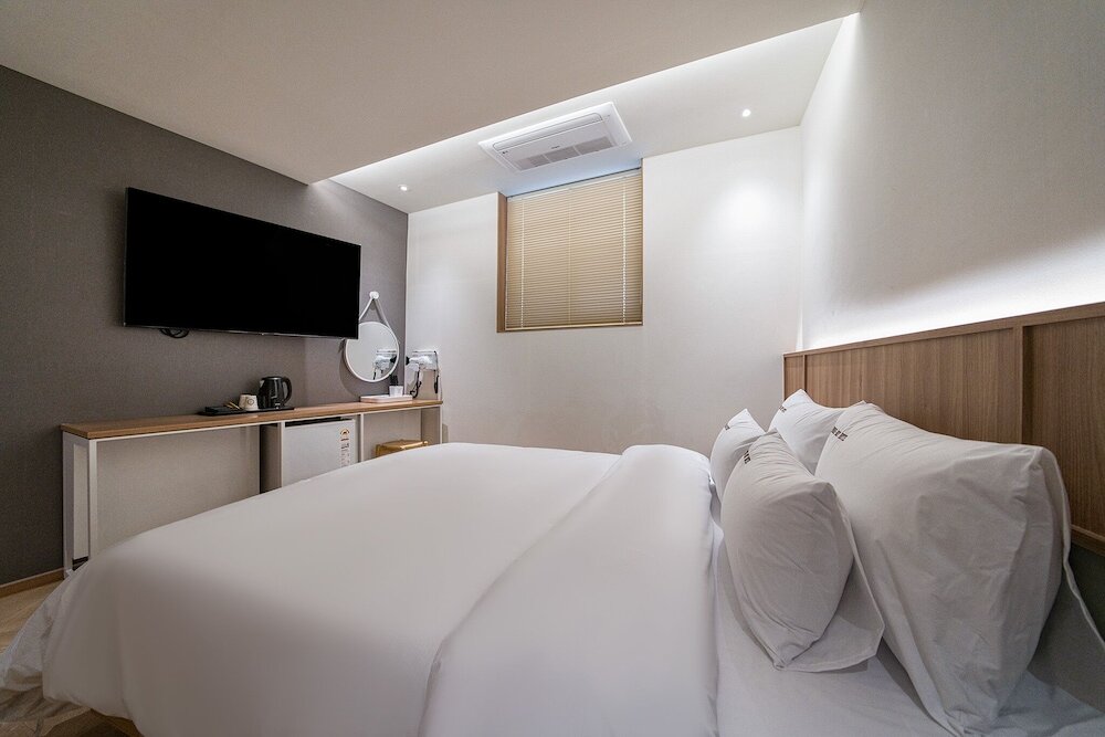 Фото Brown Dot Hotel Eurwangri