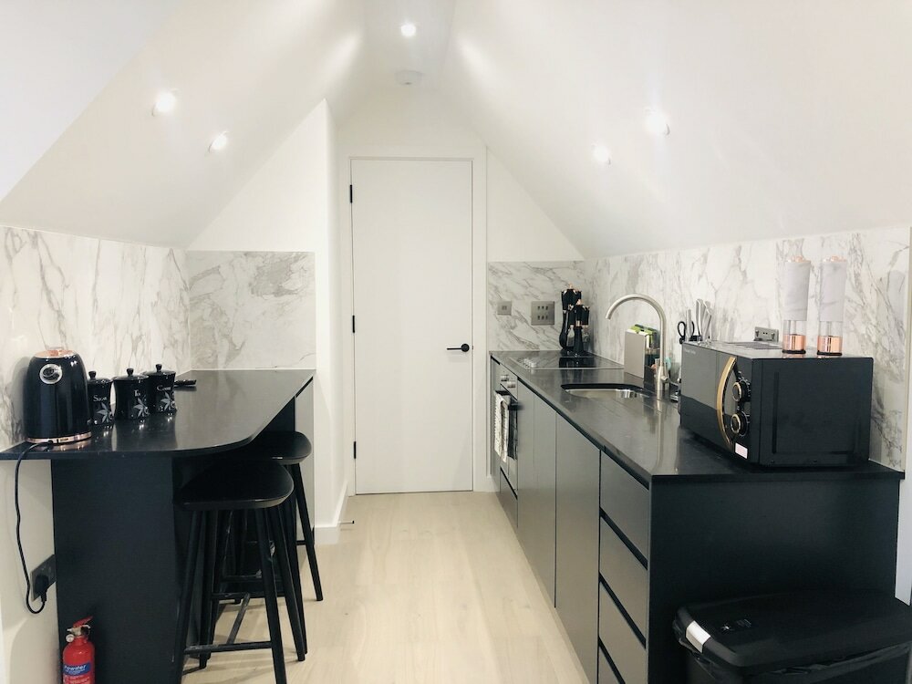 Фото Perfect Holiday Escape - 1 and 2 Bedroom Deluxe Apartments at Liverpool Street