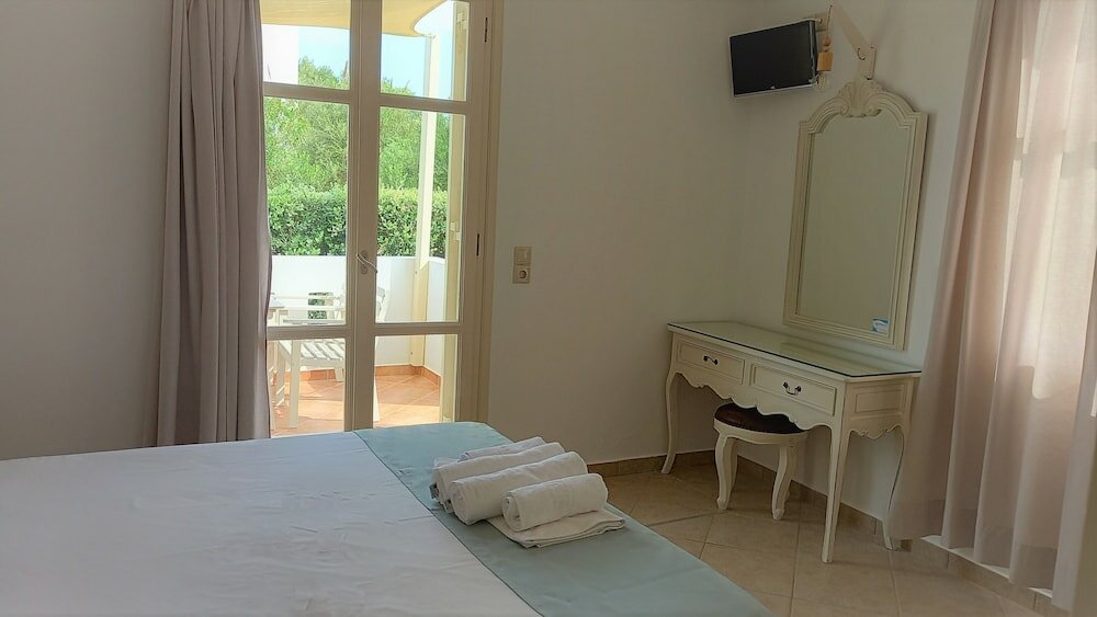 Фото Maria's Rooms & Studios