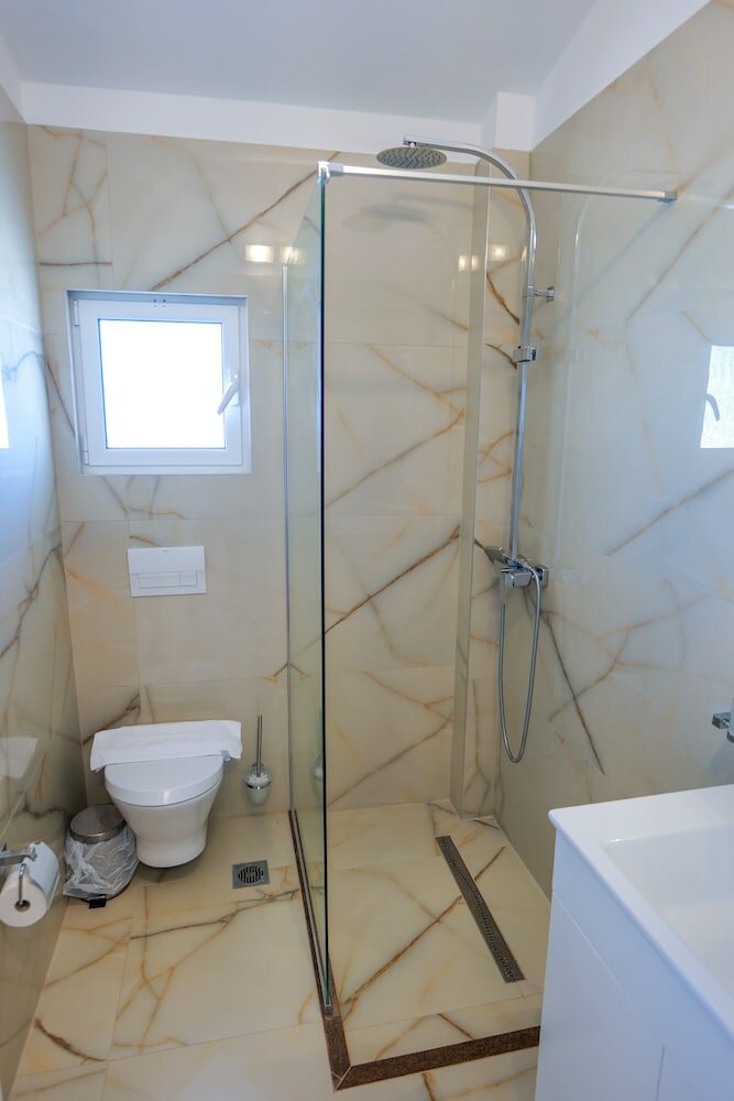 Фото 3 Island Hotel