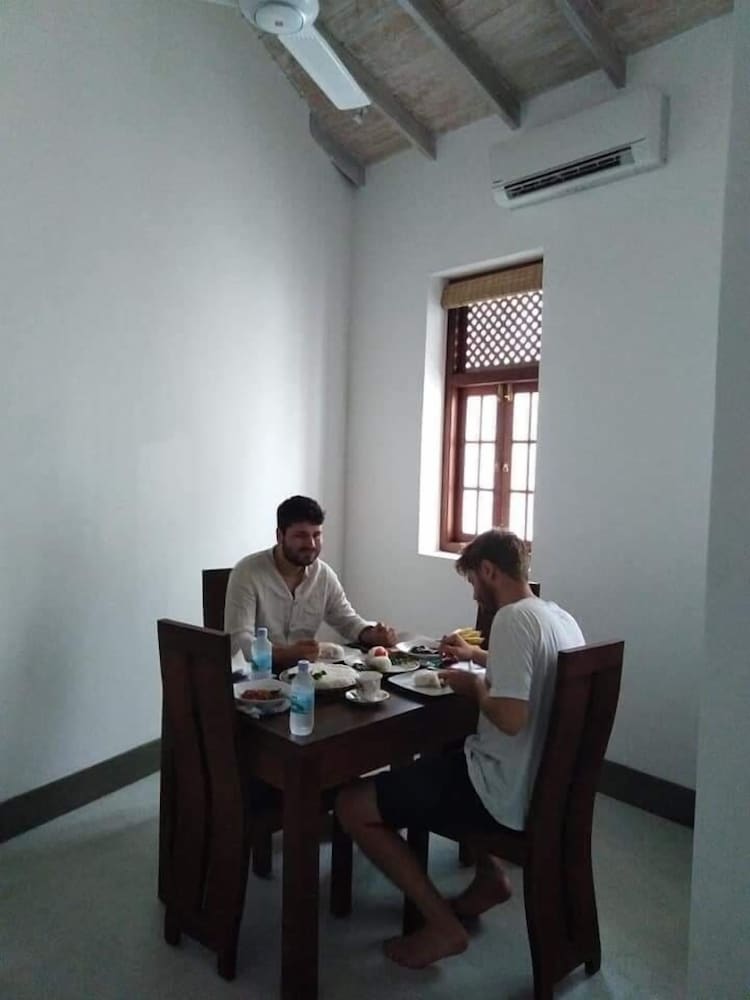 Фото Niluka Stay Home