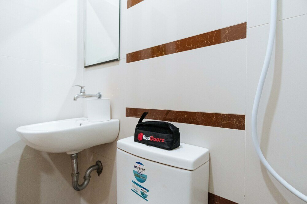 Фото RedDoorz Plus near Robinsons Place Manila