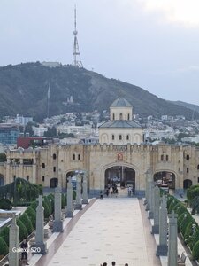 Собор Святой Троицы (Тбилиси, район Авлабари), православный храм в Тбилиси