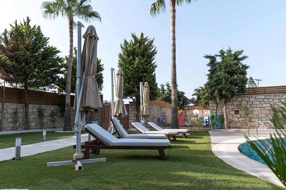 Фото Serenity Bliss Villa