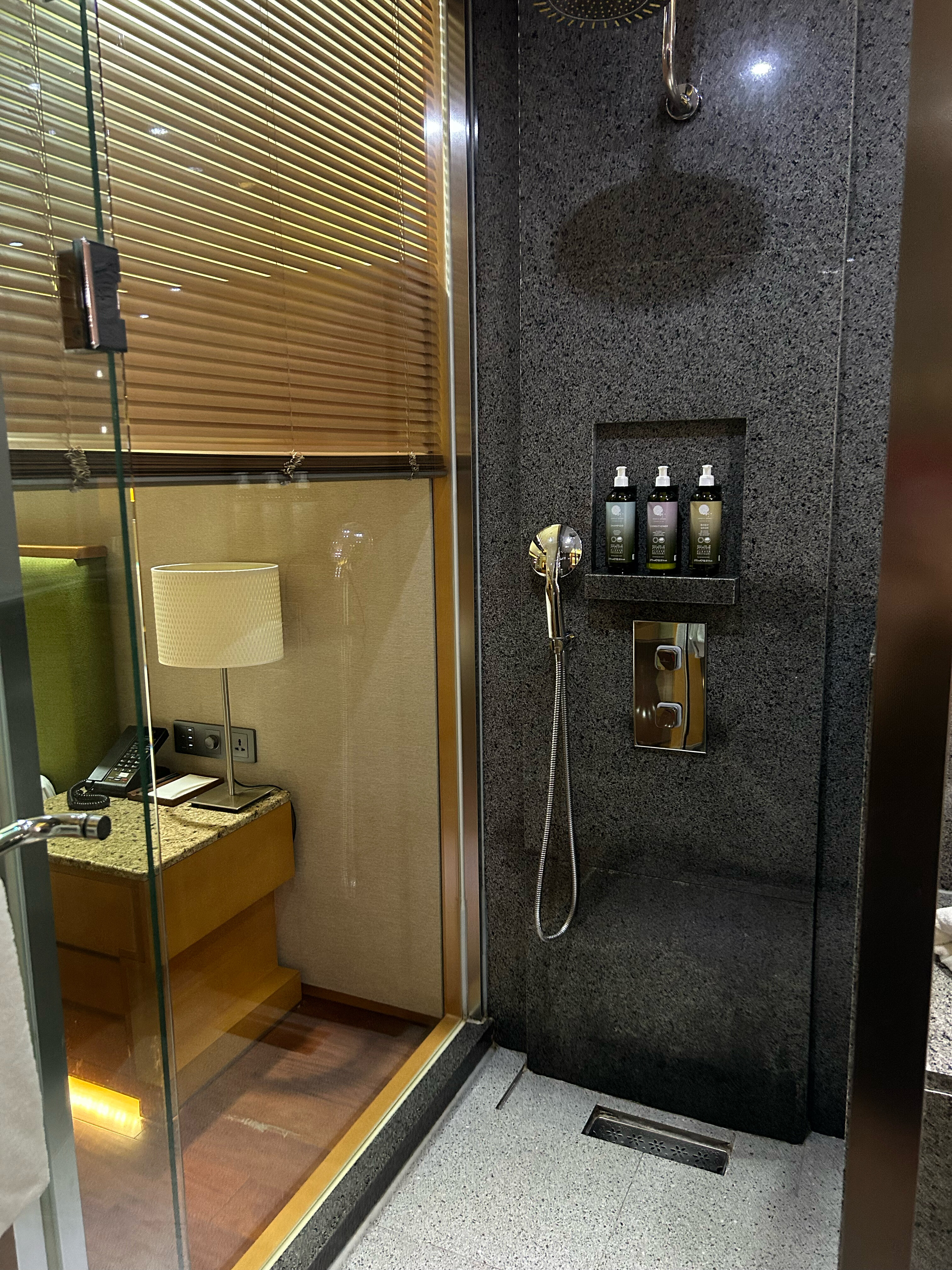 Фото Baymond Hotel