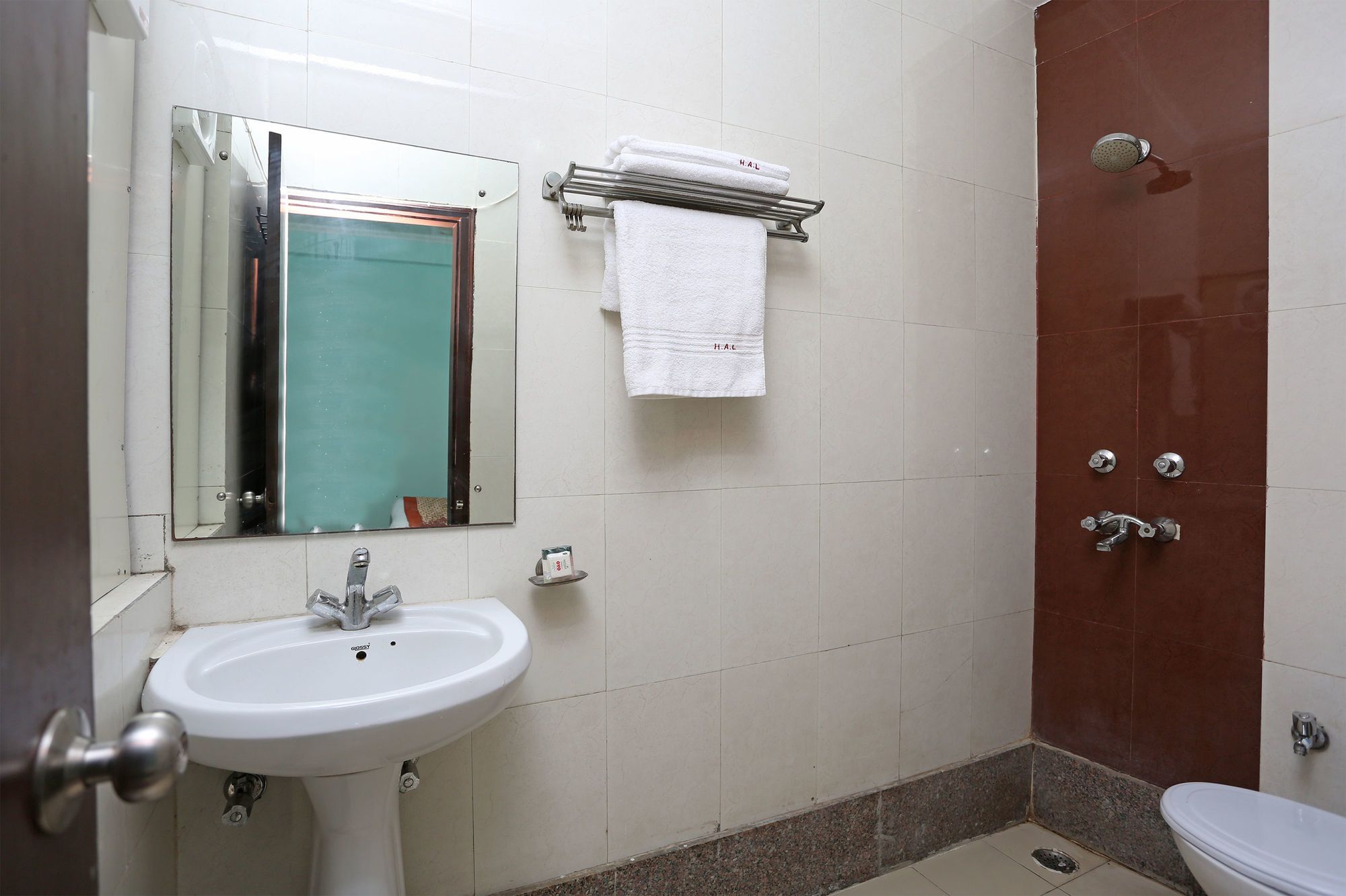 Фото Oyo 9786 Hotel Aerolook