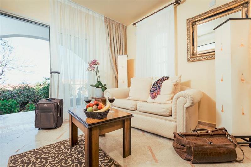 Фото Bellapais Gardens