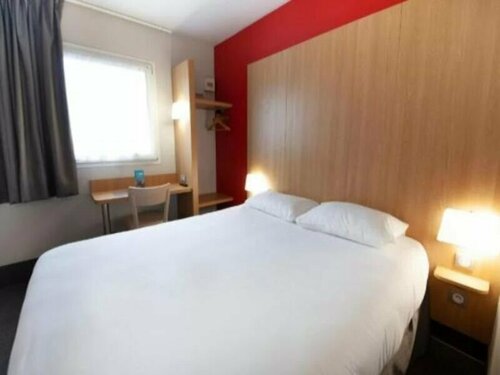 Гостиница Kyriad Direct Clermont Ferrand Nord - Gerzat в Клермон-Ферране