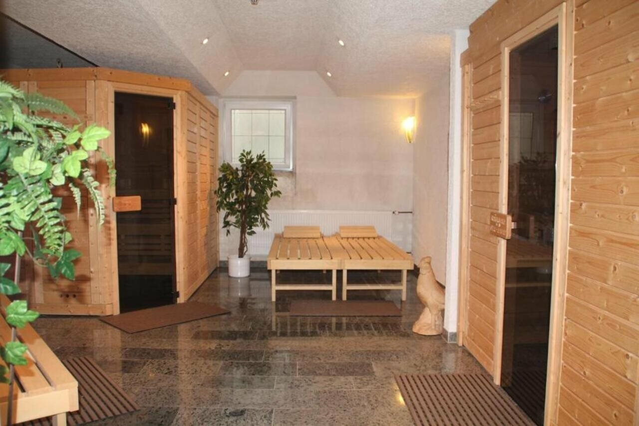 Фото Hotel RIESENJunior by Trip Inn