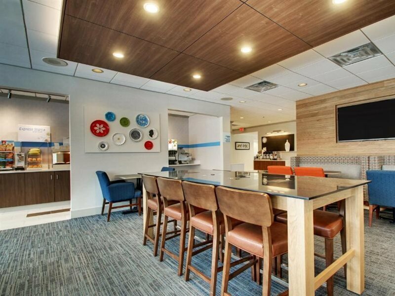 Фото Holiday Inn Poughkeepsie