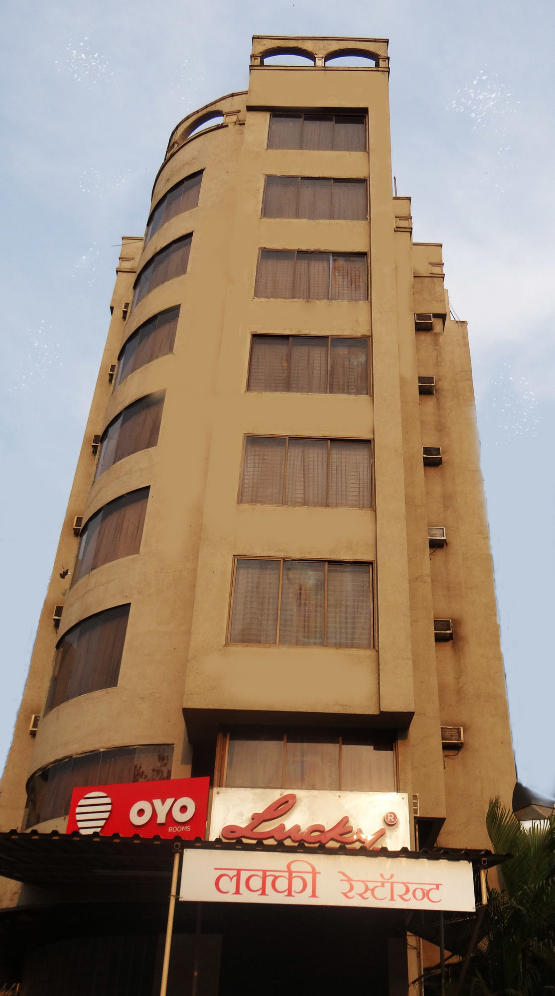 Фото Hotel Lucky Goregaon