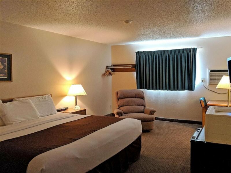 Фото Americas Best Value Inn Torrington