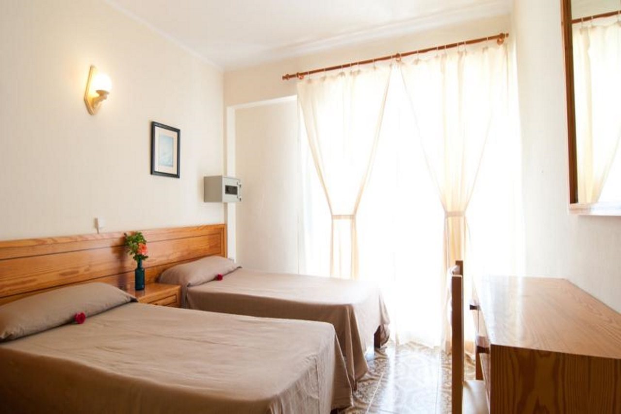 Фото Hostal Montesol