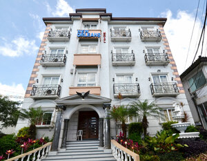 New Orleans Auberge Hotel Tagaytay (Nasugbu Highway,Tagaytay Rotonda,Silang Crossing East,4120 Tagaytay,), hotel