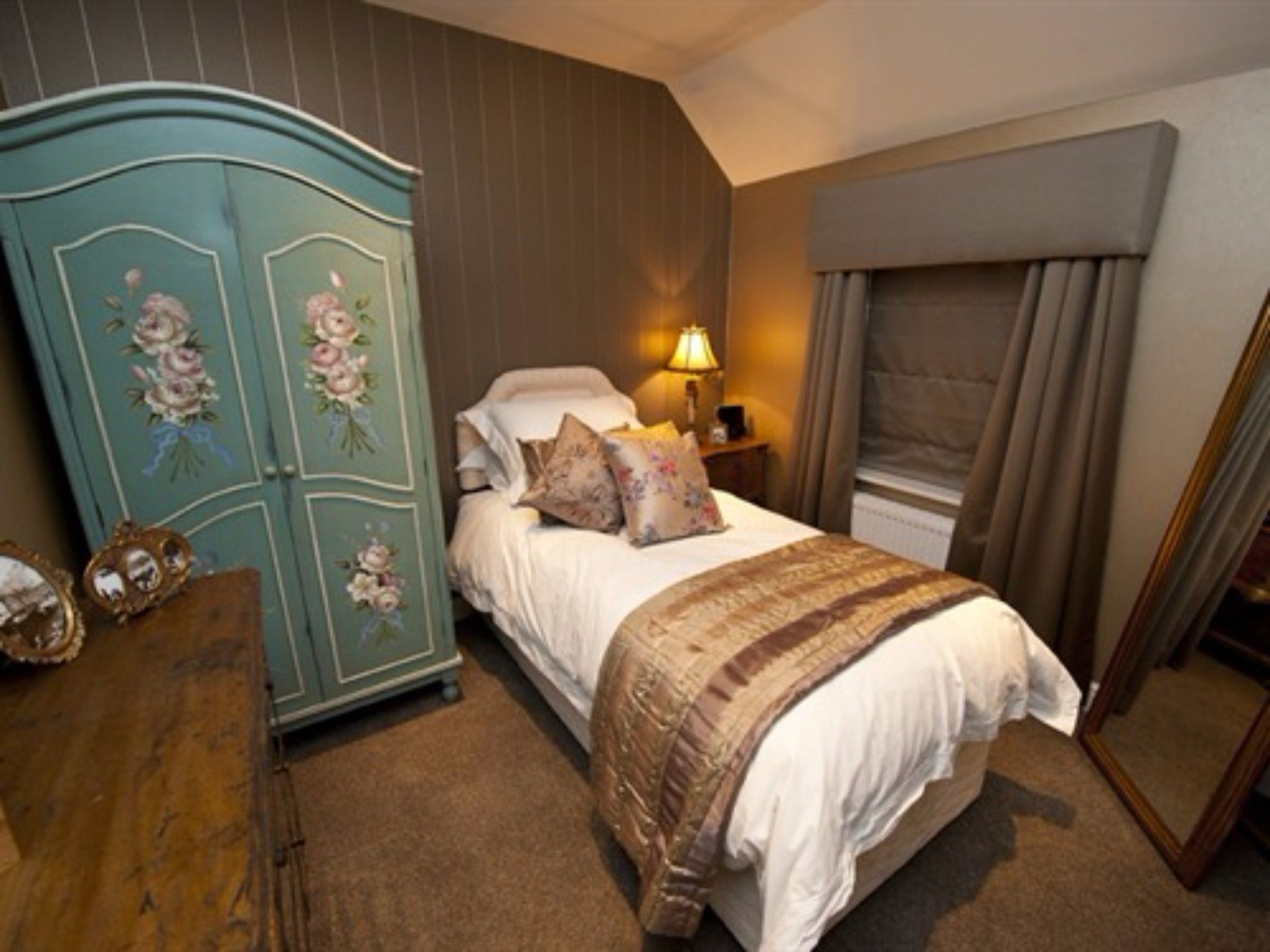 Фото The Copper Horse Cottages