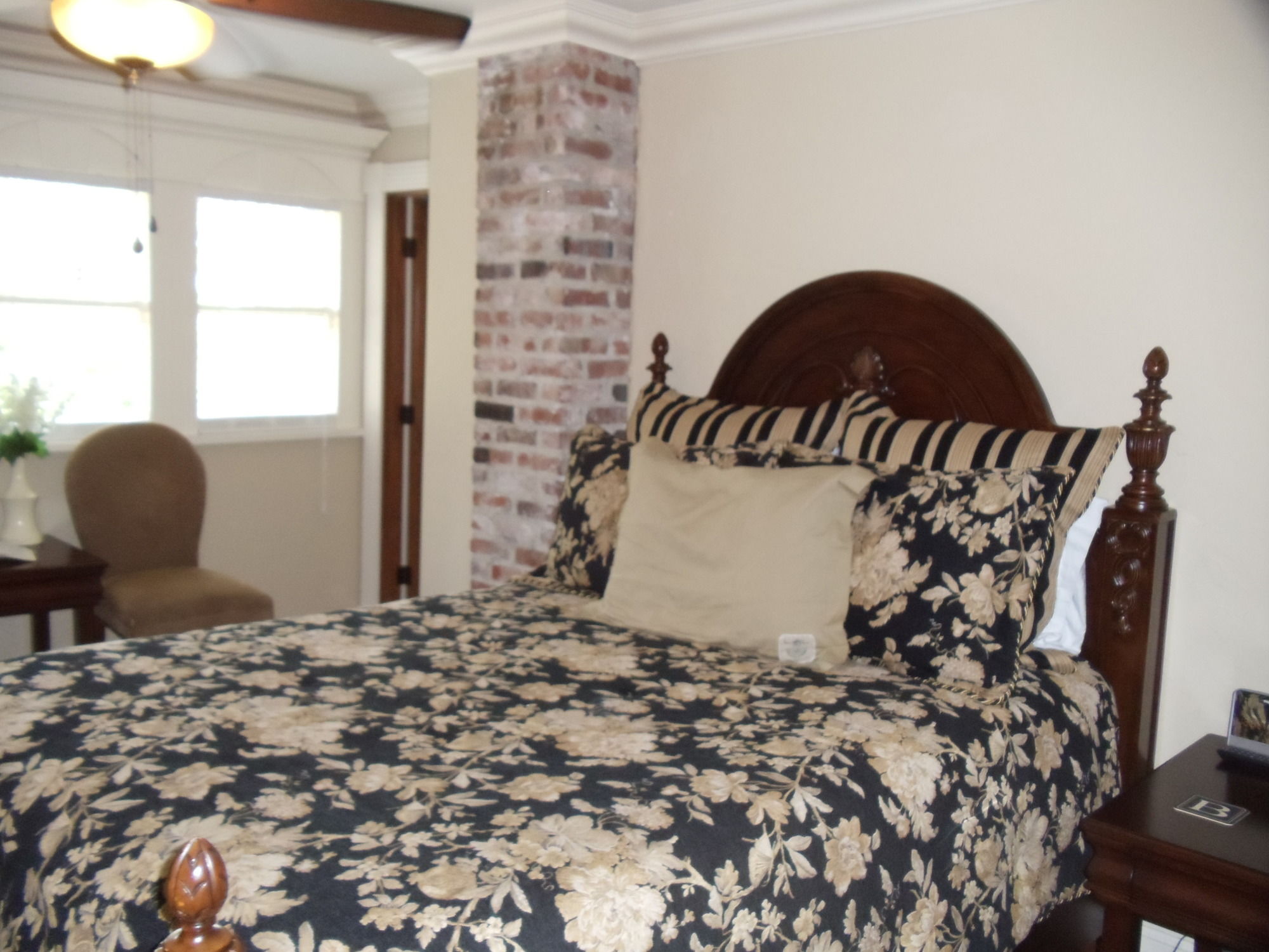 Фото The Branson House