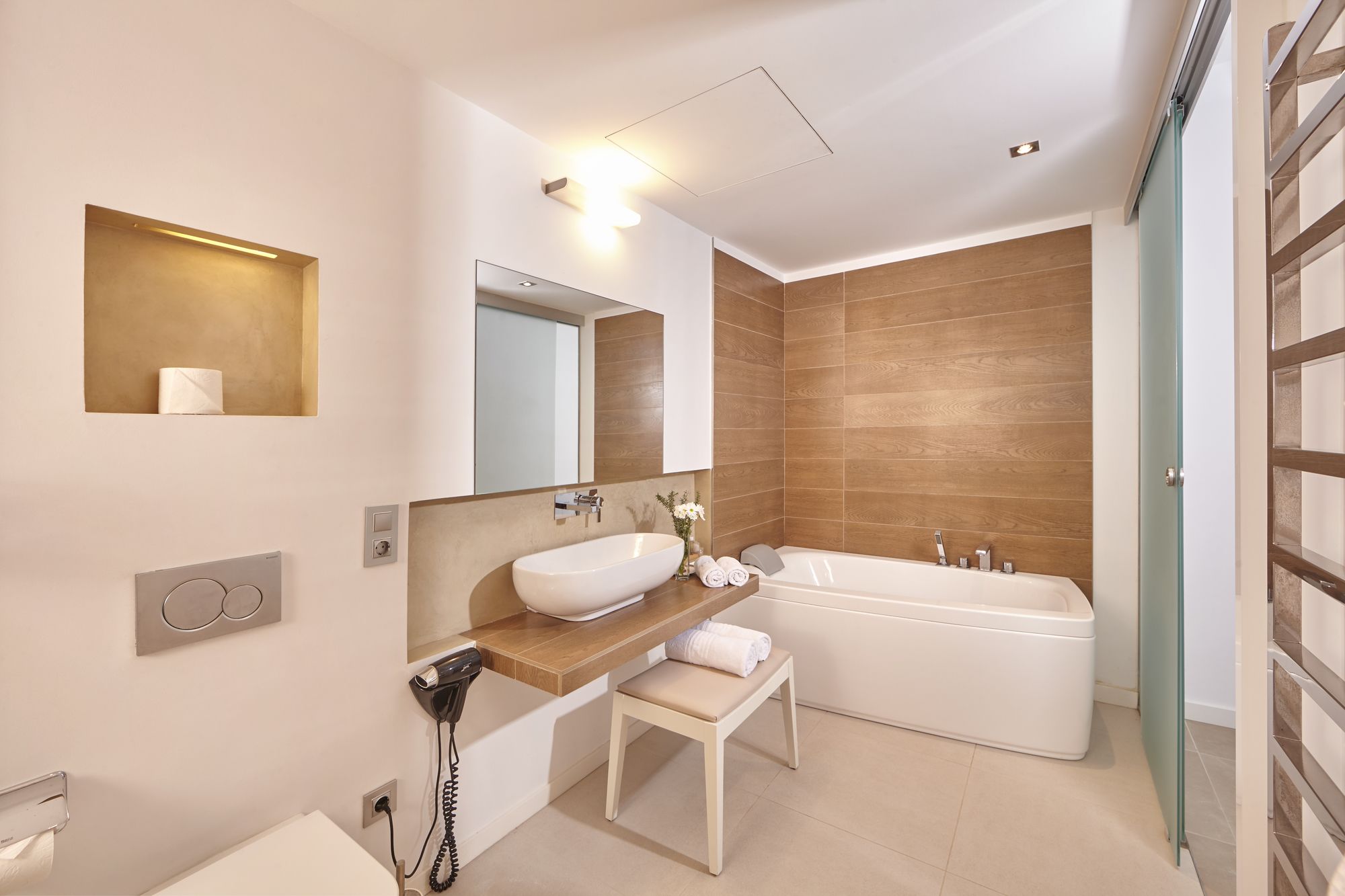 Фото Bennoc Petit Hotel