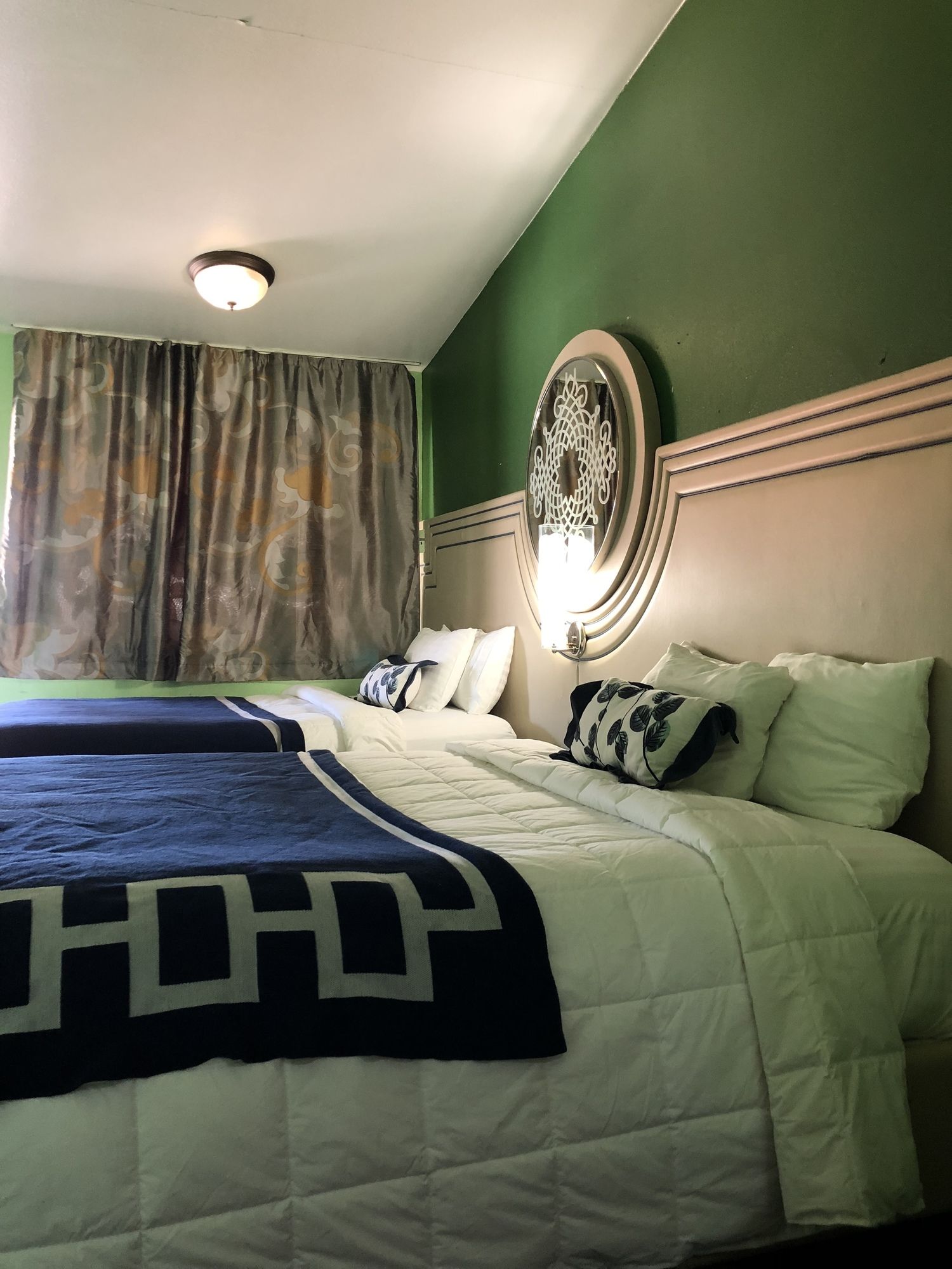Фото Crown Motel