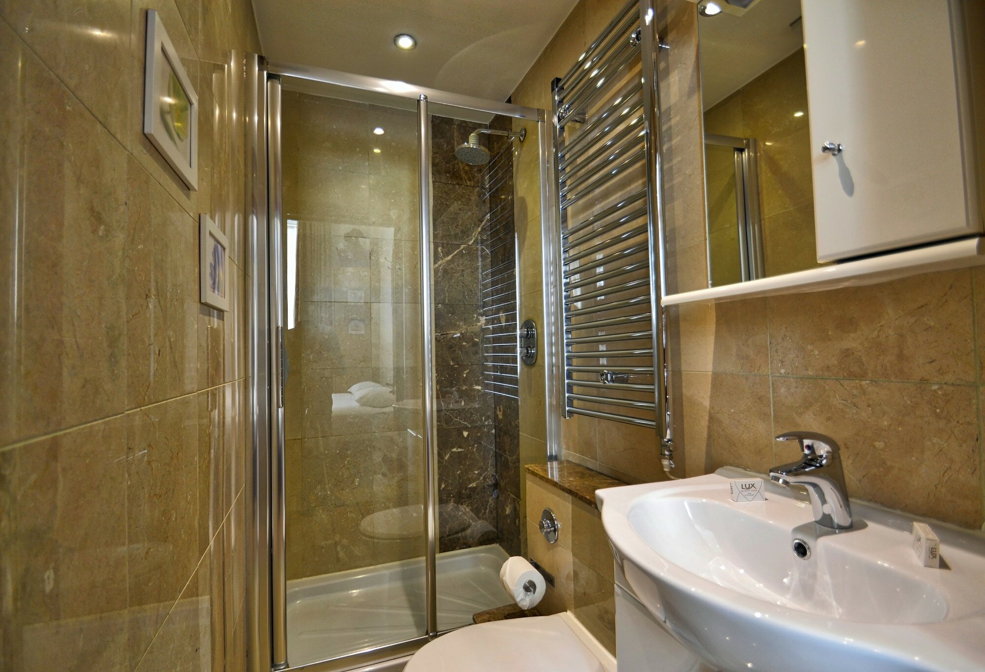 Фото Hyde Park Apartments