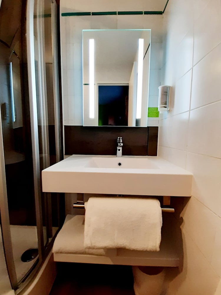 Фото Brit Hotel Rouen Centre