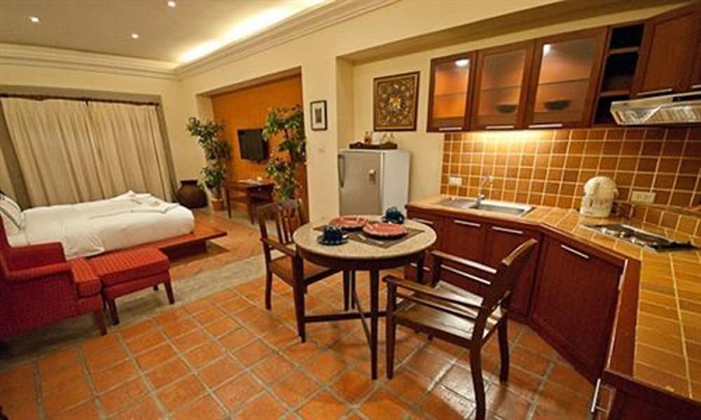 Фото Nirvana Boutique Suites 