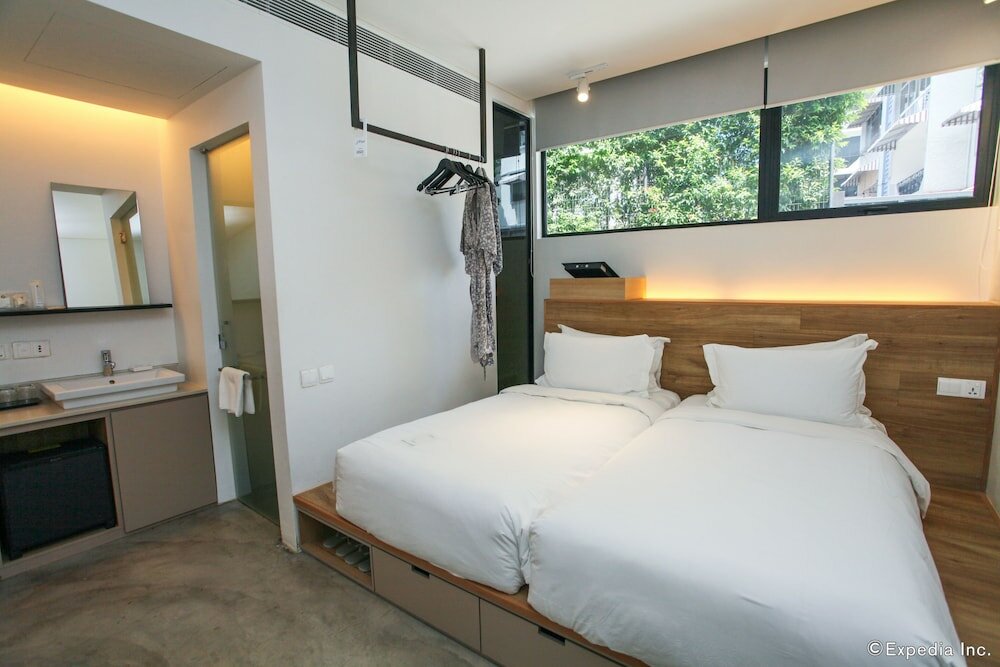 Фото Lloyd's Inn