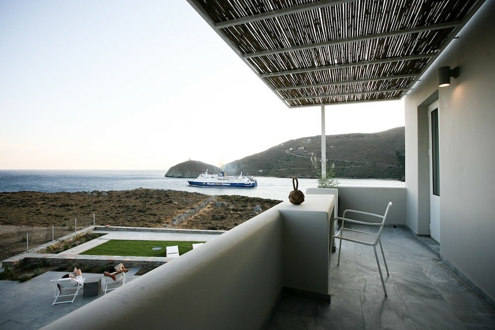 Фото Pharos Apartments