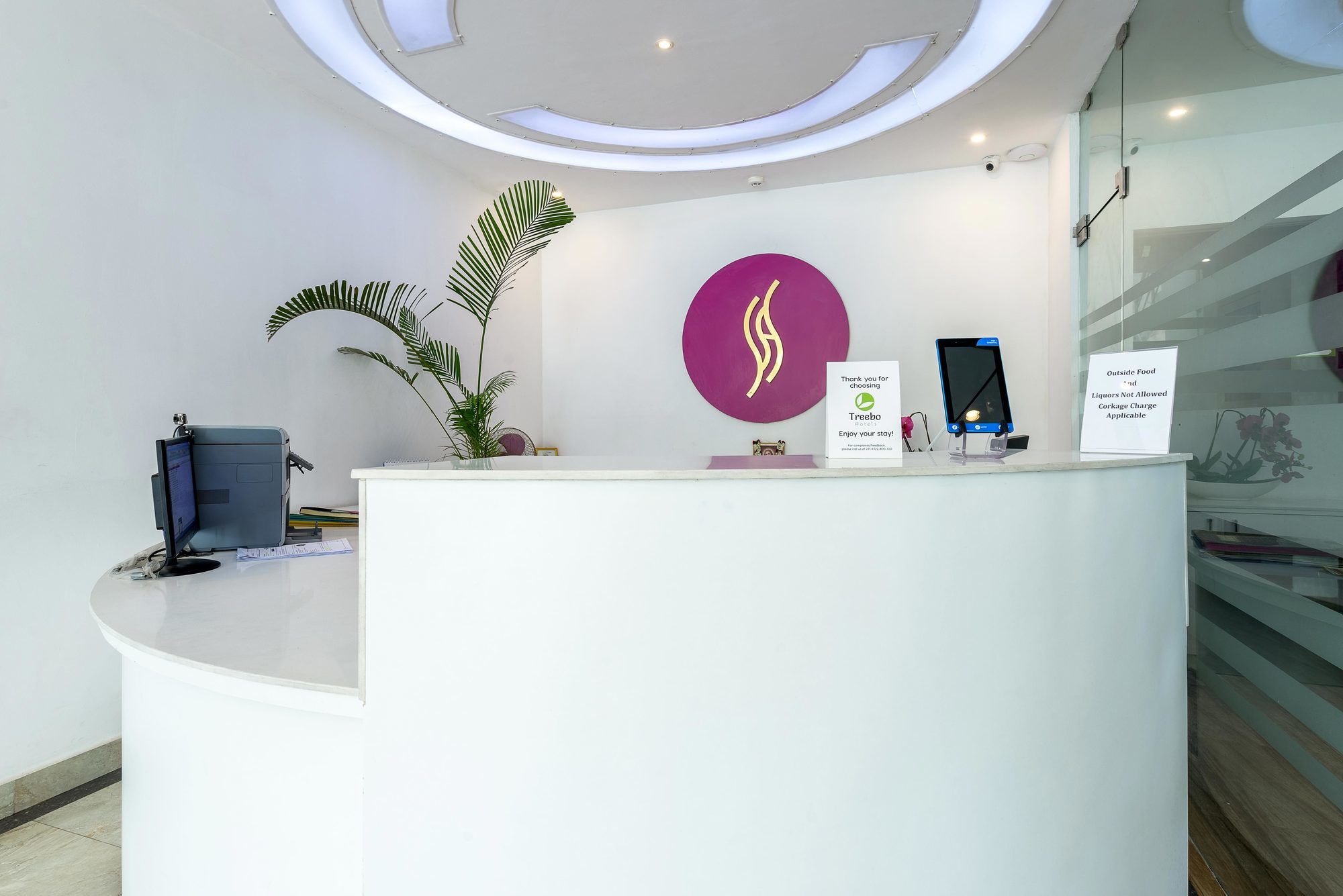 Фото Treebo Trend South Avenue With Roadside View