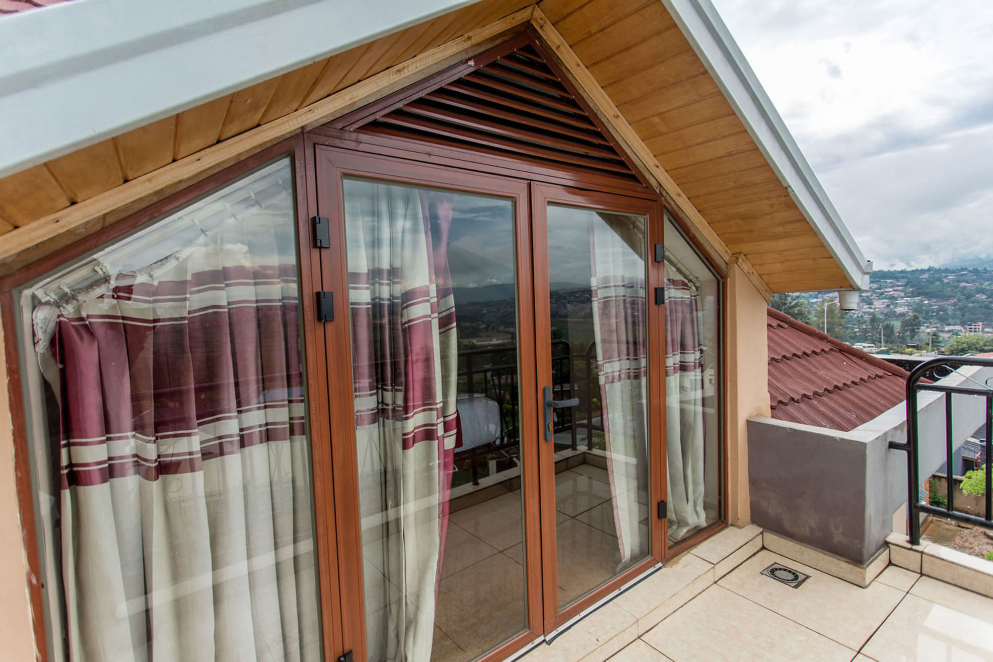 Фото Legend Hotel