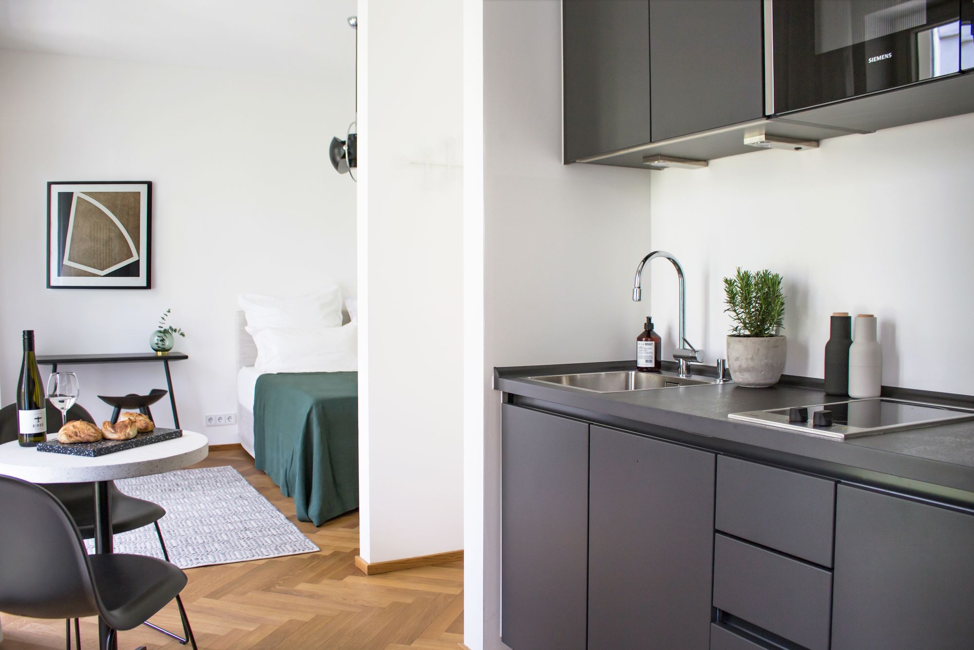 Фото August The Boardinghouse