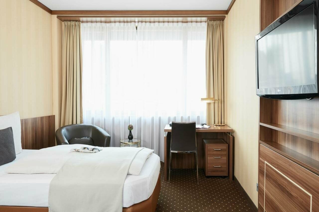 Фото Living Hotel Düsseldorf