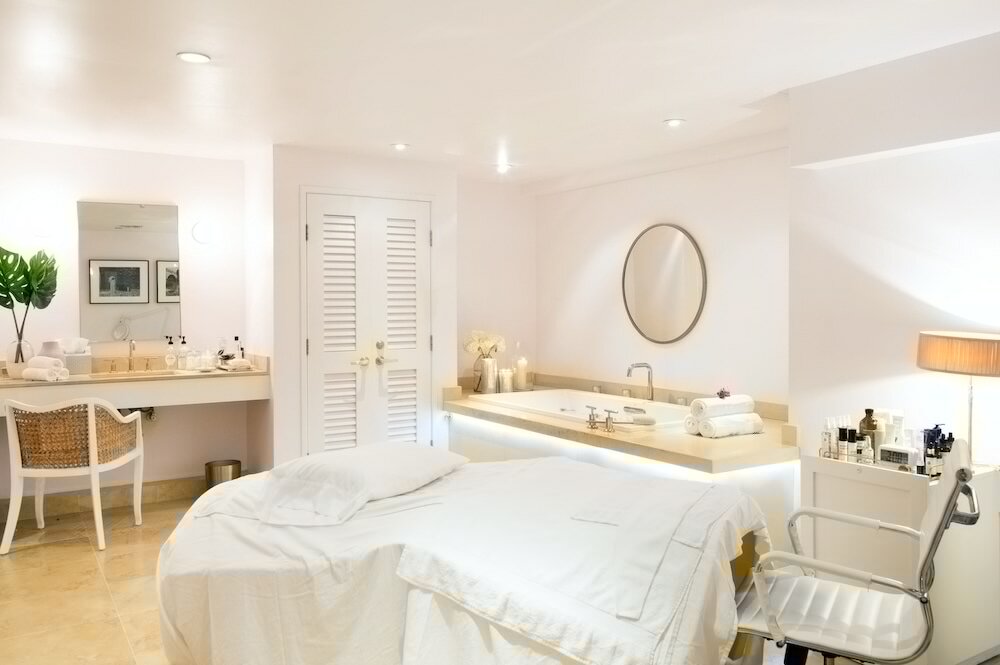 Фото Sunset Tower Hotel