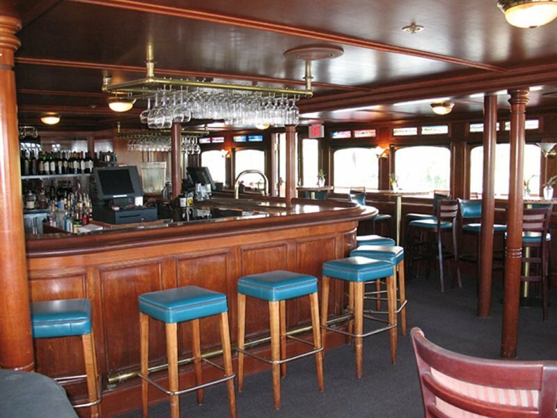 Фото Delta King Hotel