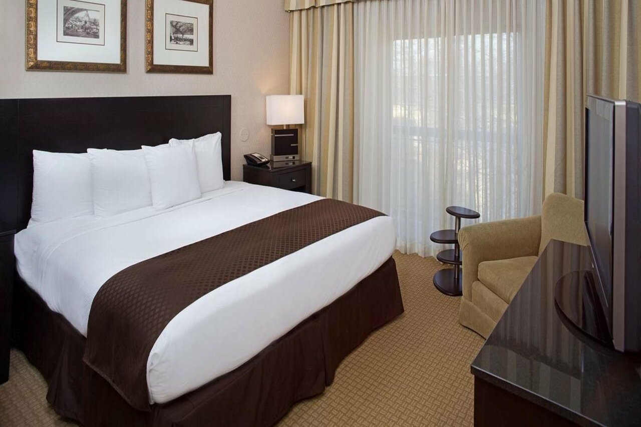 Фото DoubleTree by Hilton Chicago Wood Dale - Elk Grove