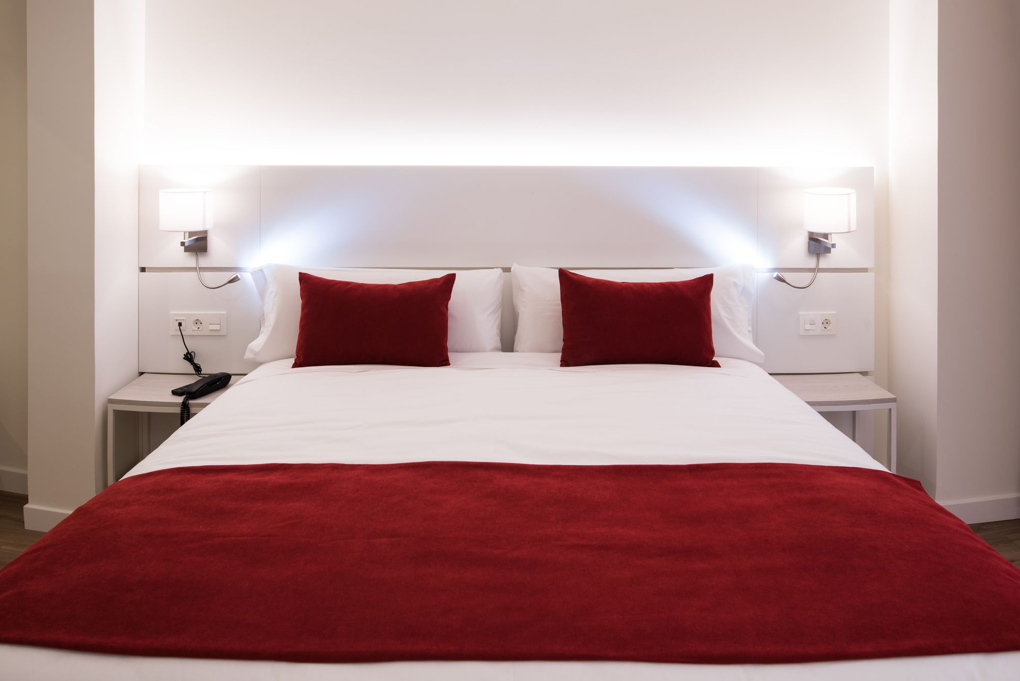 Фото Hotel Pompaelo Urban SPA