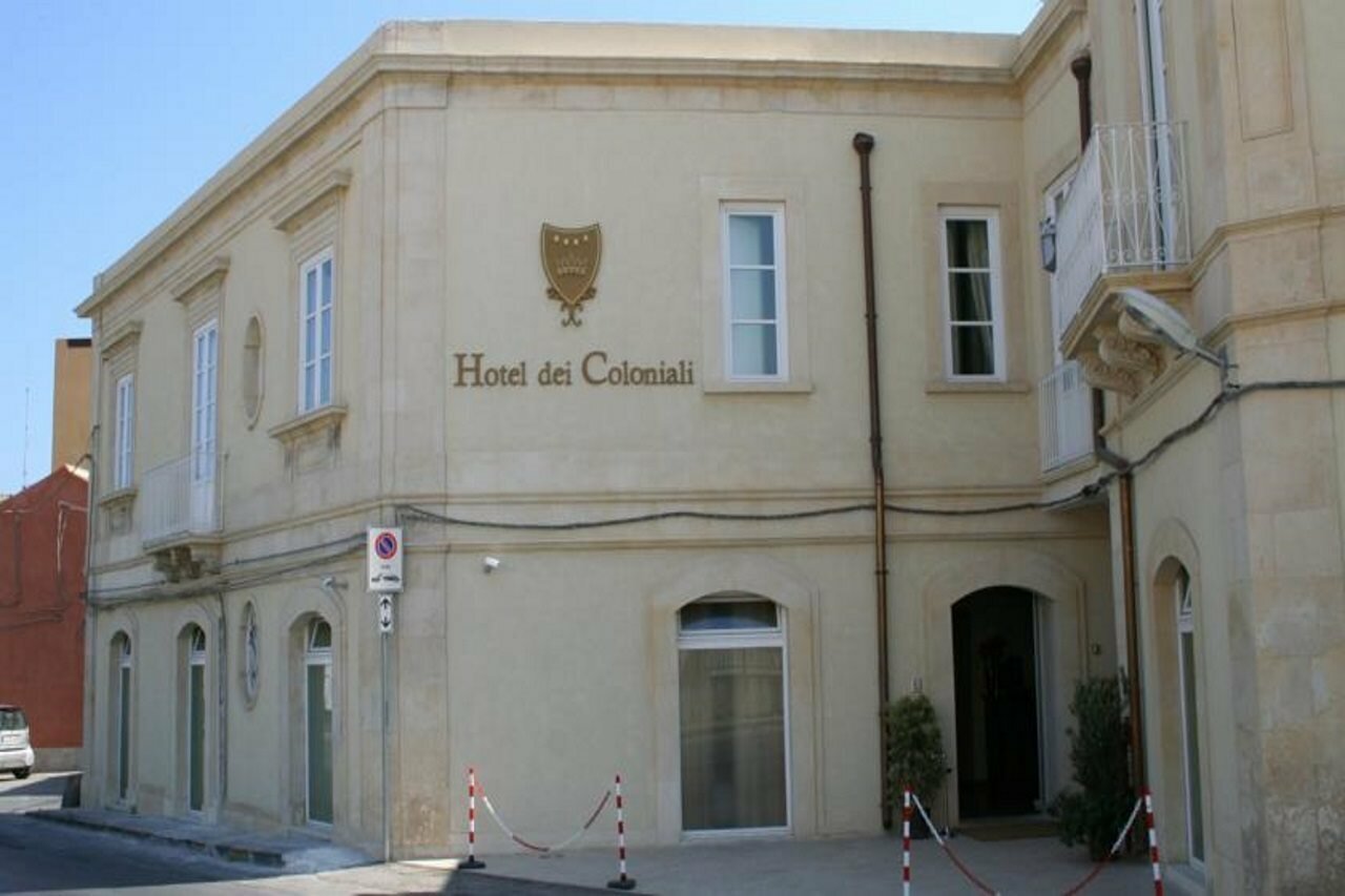 Фото отеля 1