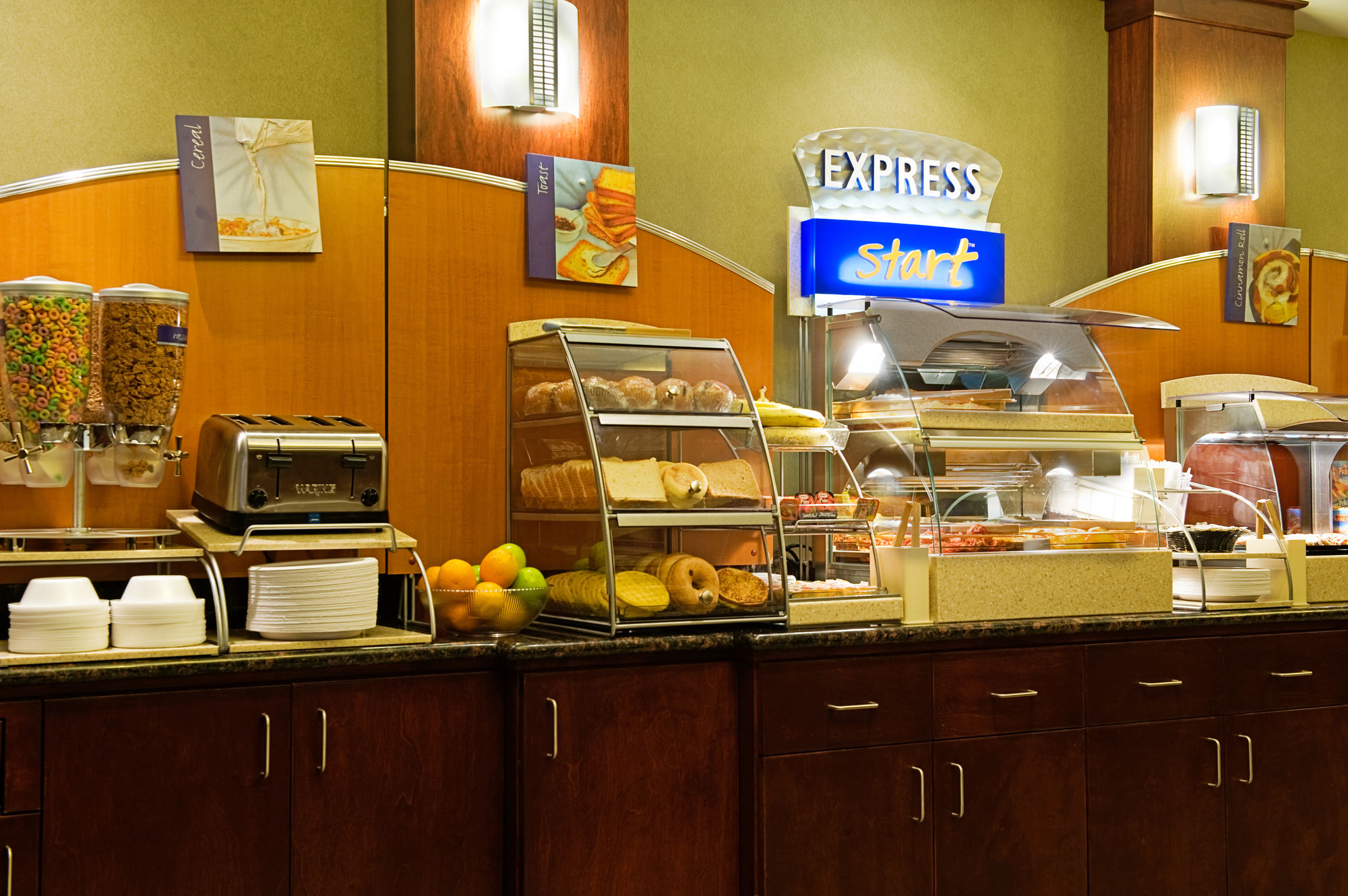 Фото Holiday Inn Express & Suites Drayton Valley
