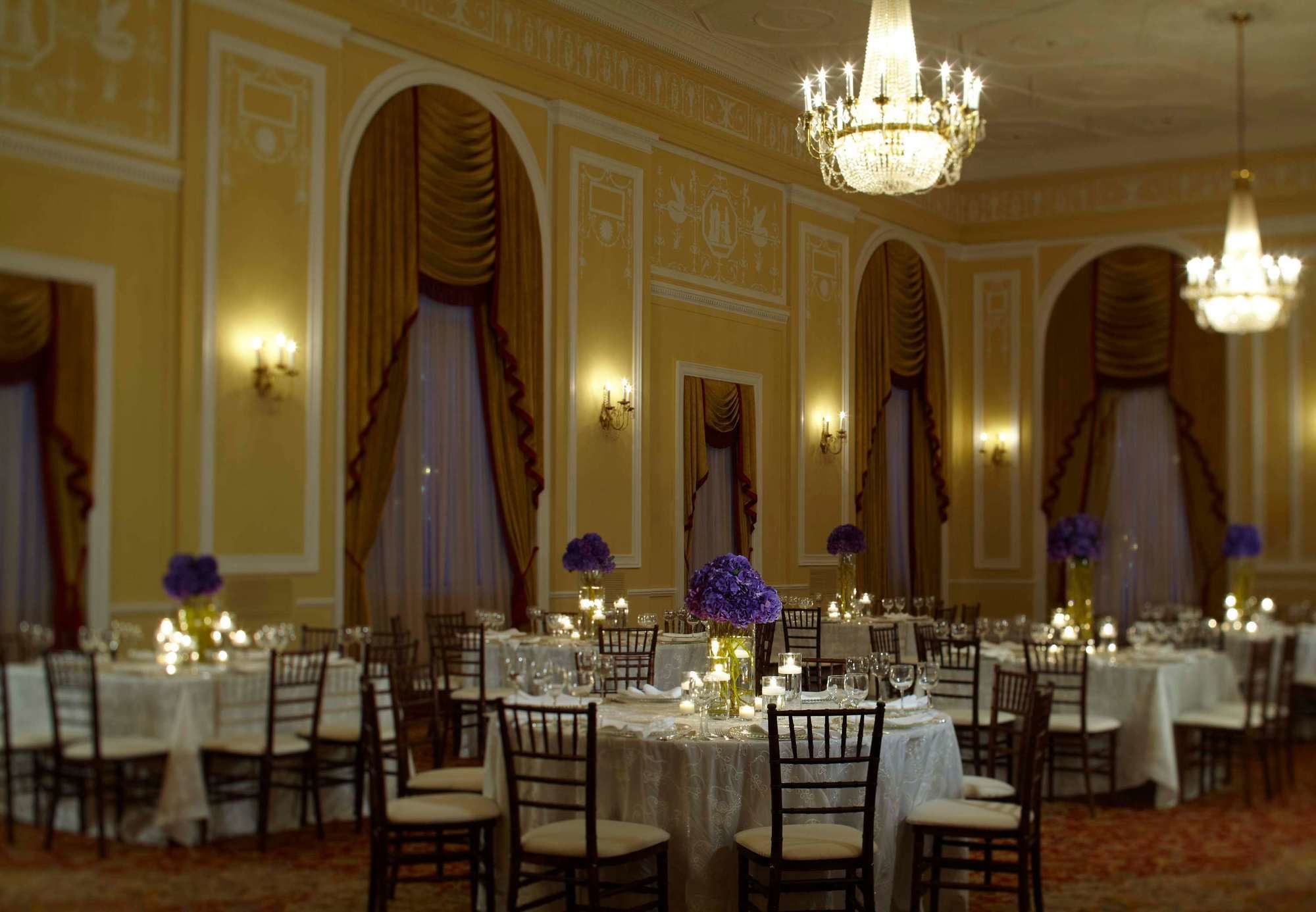 Фото Renaissance Cleveland Hotel