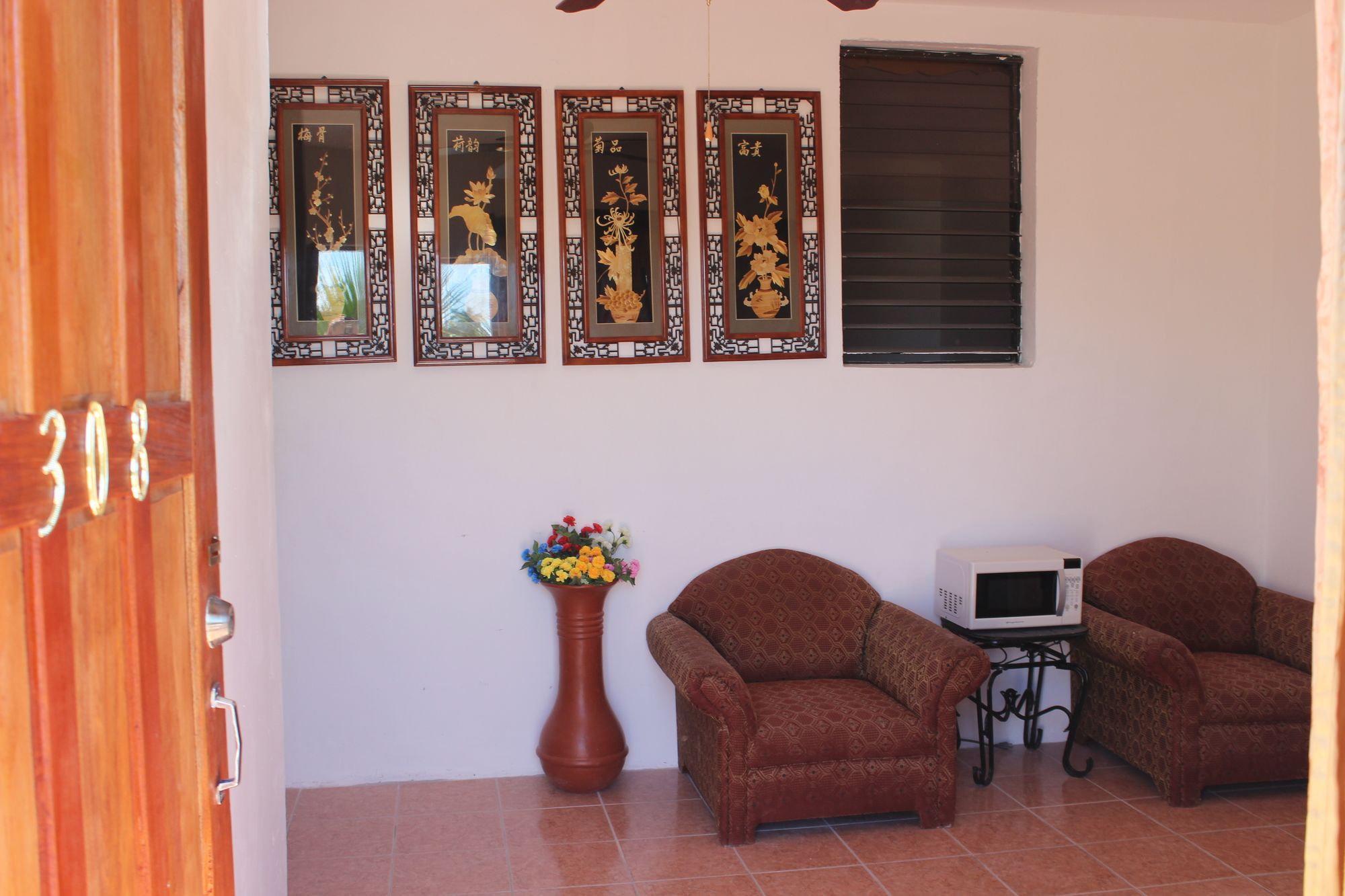 Фото Bachelor Inn Hotel