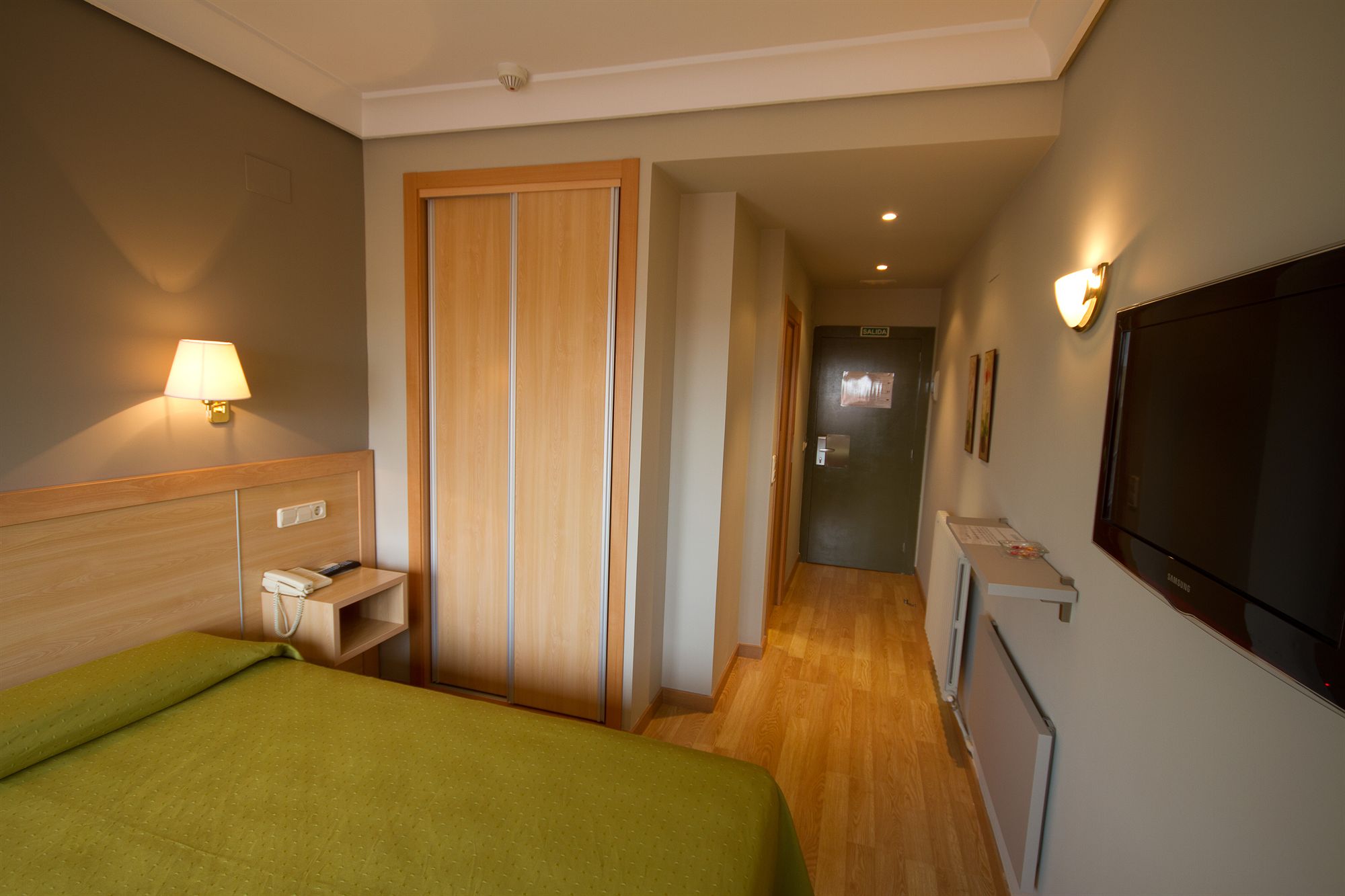 Фото Hotel Santamaría