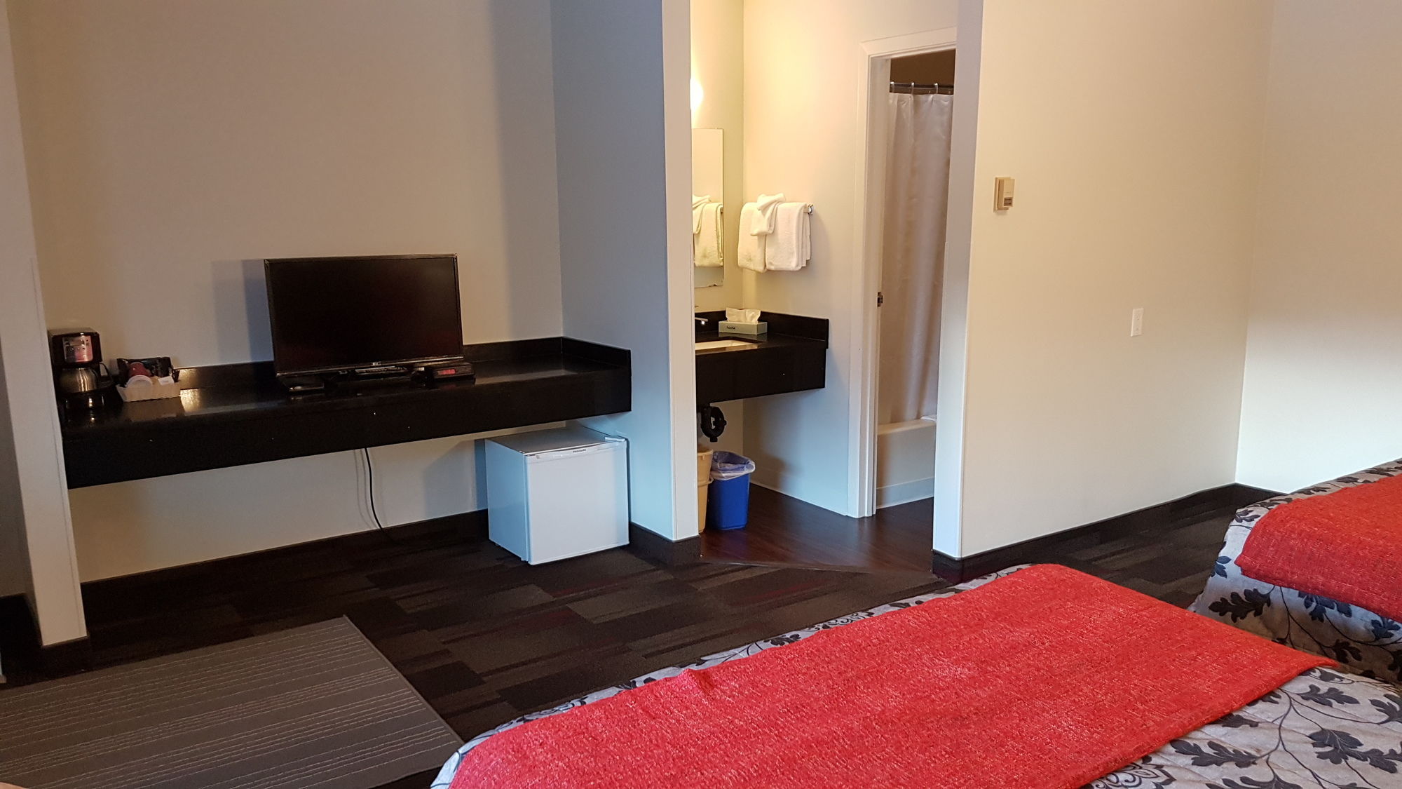 Фото Rundle Mountain Lodge