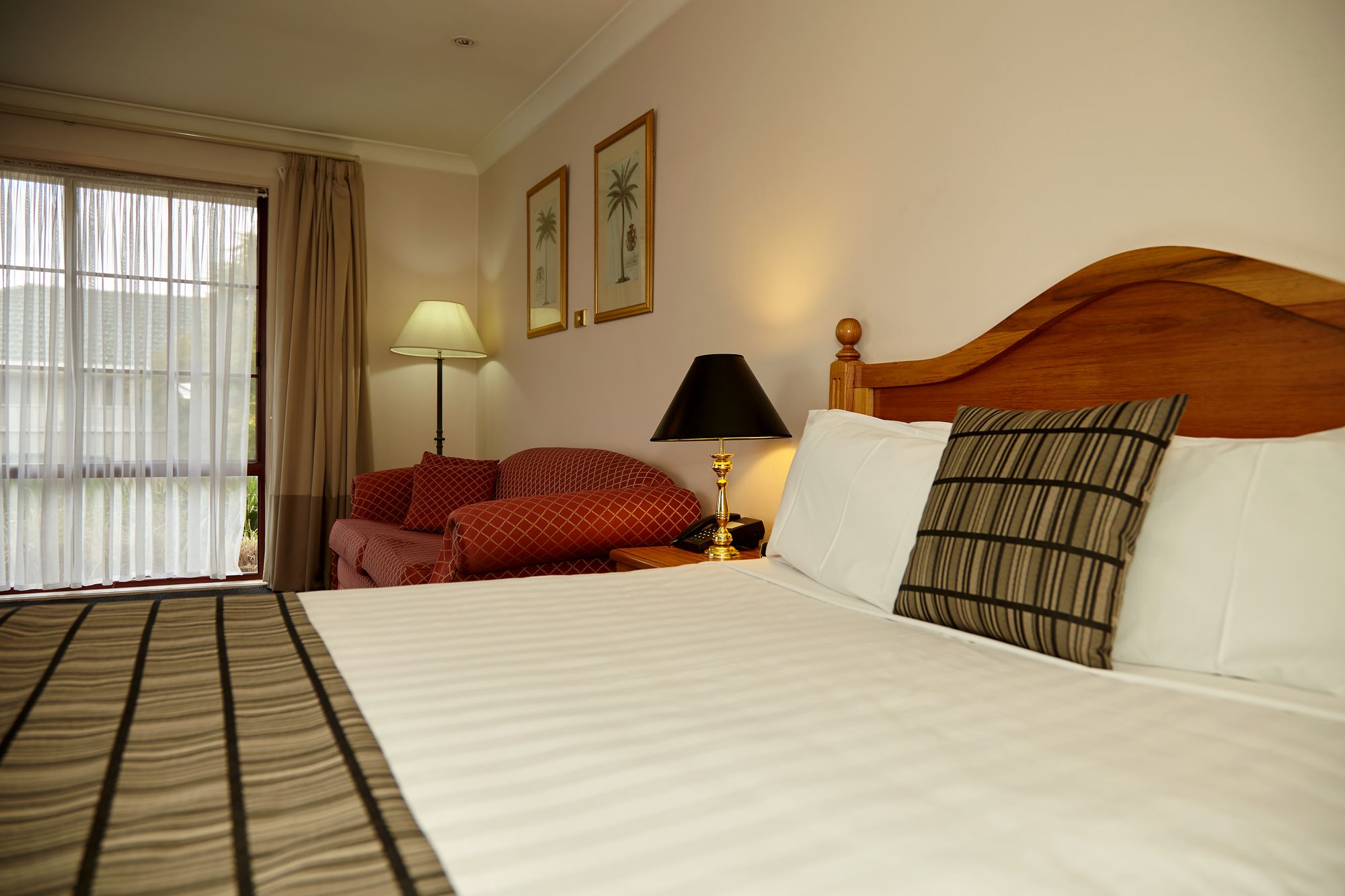 Фото Best Western Ambassador Motor Inn & Apartments