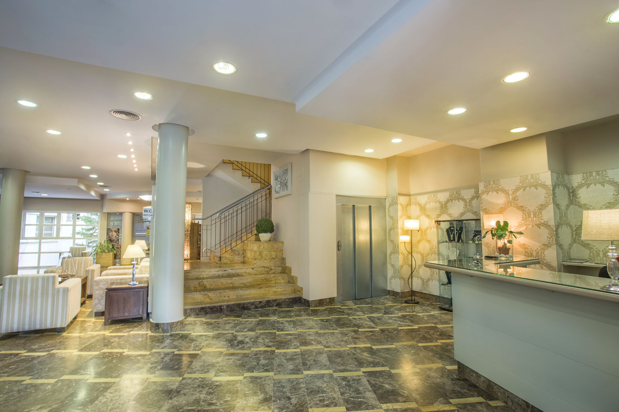 Фото отеля 2