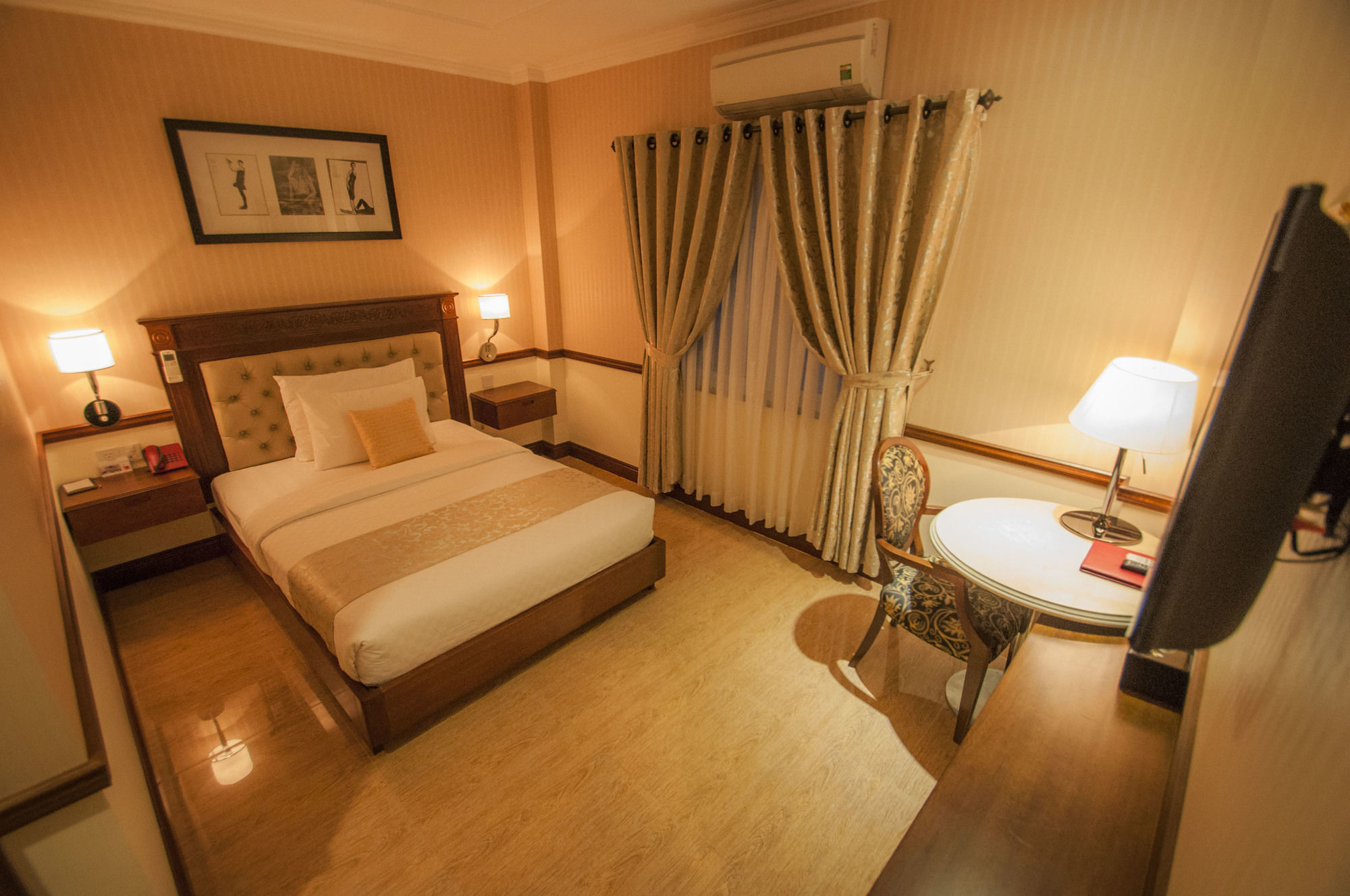 Фото Central Hotel and Residences